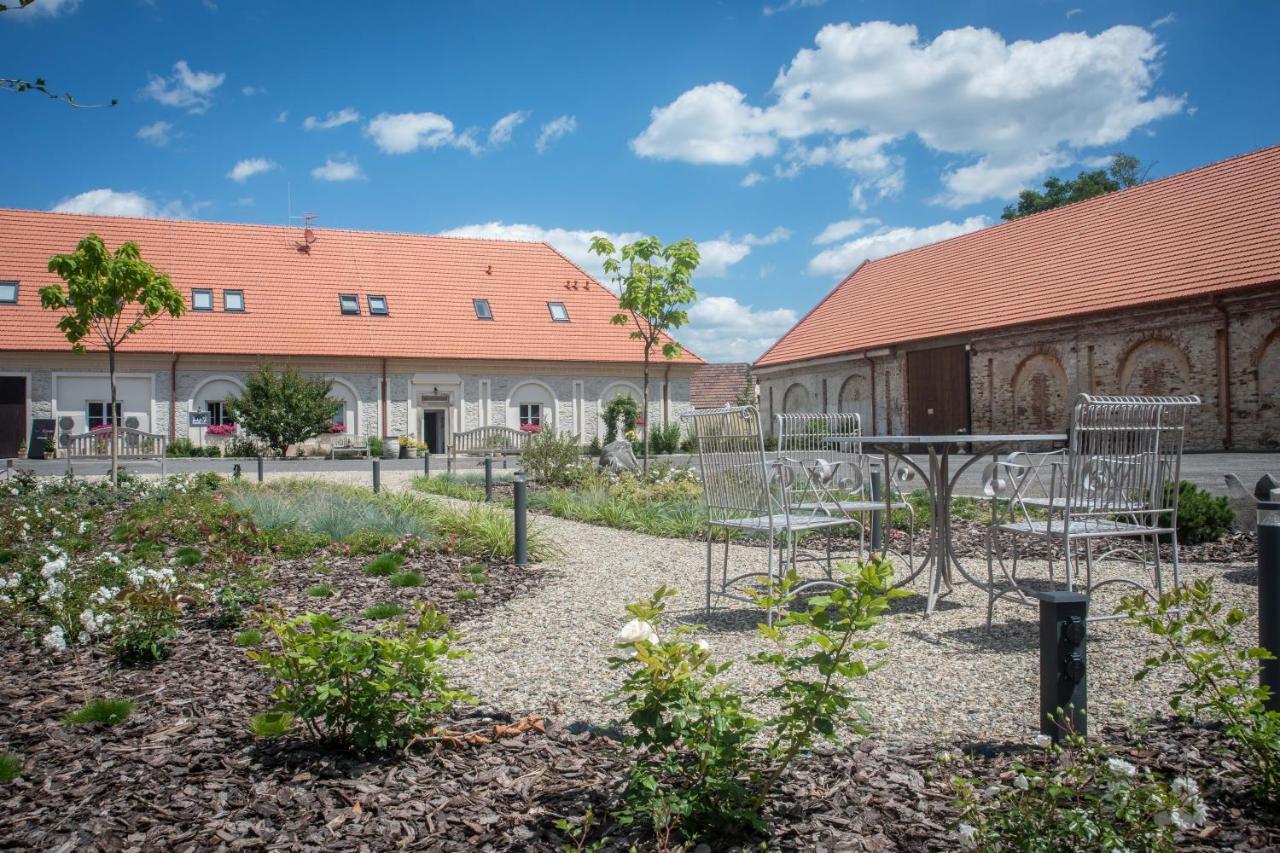 Hotel Na Kmine Obristvi Zewnętrze zdjęcie