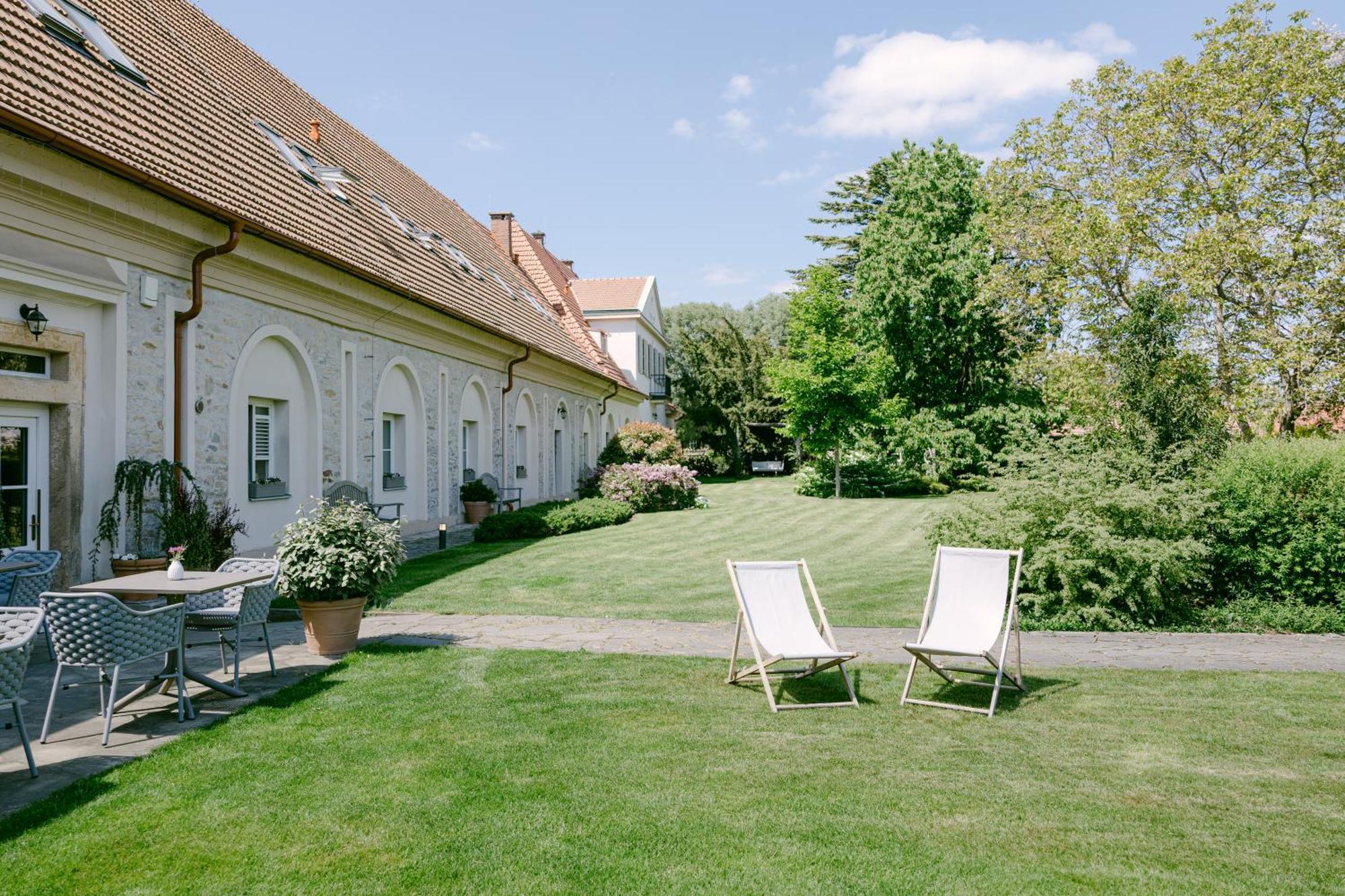 Hotel Na Kmine Obristvi Zewnętrze zdjęcie