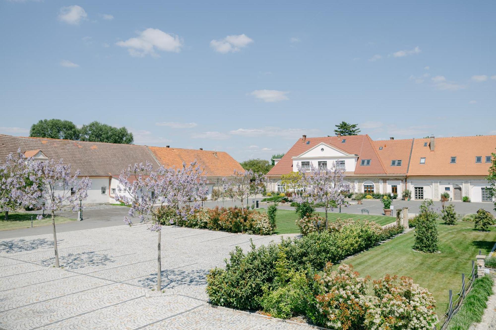 Hotel Na Kmine Obristvi Zewnętrze zdjęcie